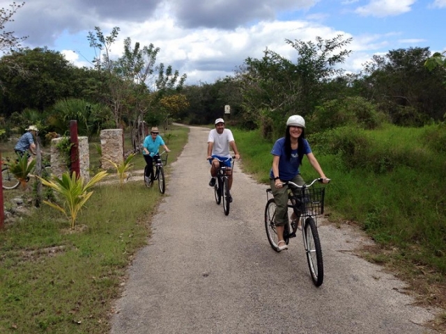 pedaleando con amigos